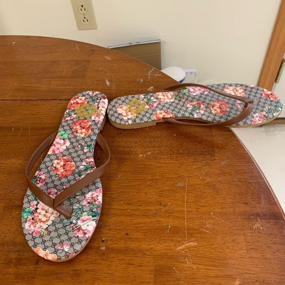 GD brand flip flop sandals size 9